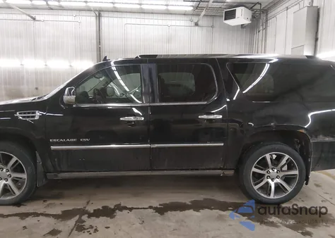 2013 Cadillac Escalade Esv Platinum Edition z USA, uszkodzony, nr VIN 1GYS4KEF0DR360046